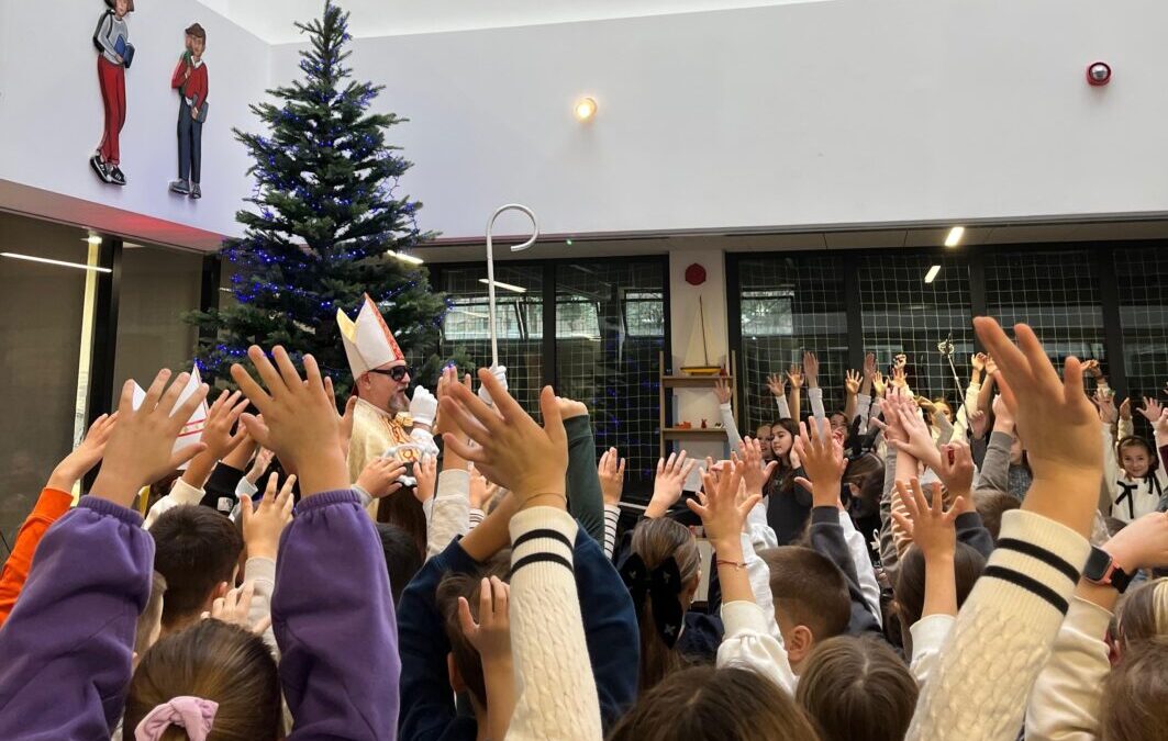 Tra-la-la-la-la-la-la, stigao nam sveti Nikola!